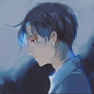 《丧尸围城4》弗兰克变身生化3吉尔 抹胸短裙贼性感